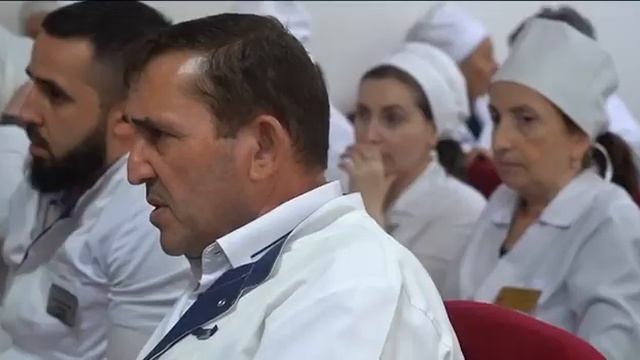 Сегодня в актовом зале Грозненской ЦРБ состоялось еженедельное совещание главного врача смотреть онлайн