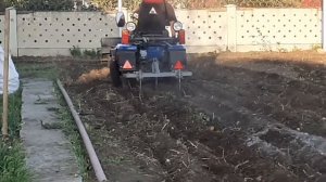 Кмз-012. Культивация поля.