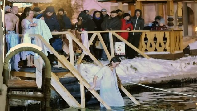 Песня к празднику Святого Крещения "Крещенье". смотреть онлайн