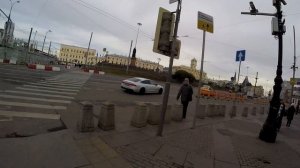 Таксисты будьте внимательнее, не кормите МАДИ на Казанском вокзале!