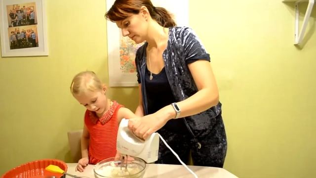 Хочешь сделать классный йогуртовый пирог???СМОТРИ ВИДЕО!!!