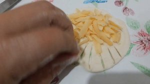 Перекус на каждый день//рецепт самсы с сыром из готового слоёного теста//