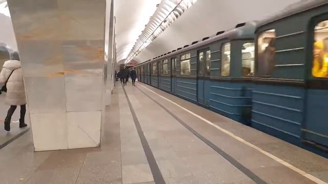 Метропоезд 81-710 ЕЖ-3ЕМ-508Т Станция Кузнецкий мост ТКЛ