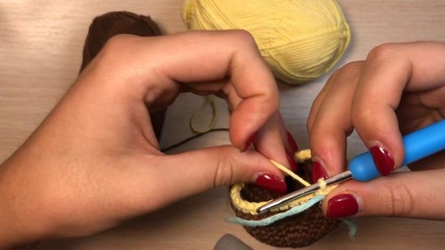 Вязание игрушки крючком- Жирафик Мелман  1 часть