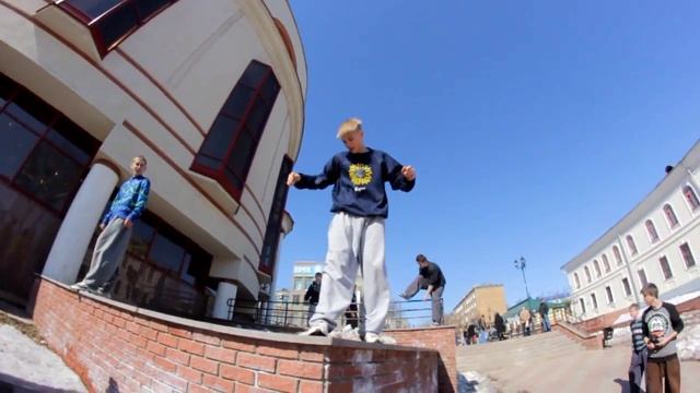 Parkour and freerun in Kirov spring 2013 (outtakes) смотреть онлайн
