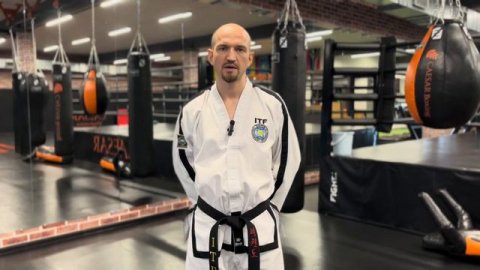 Как завязывать пояс в ТХЭКВОНДО. Правила, философия, значение поясов.