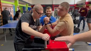 Армрестлинг / armfight / Армфайт Кости и Артема 80 кг / армрестлинг 2022 / борьба на руках