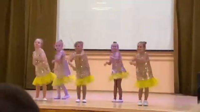 Танец первоклассников на день учителя смотреть онлайн