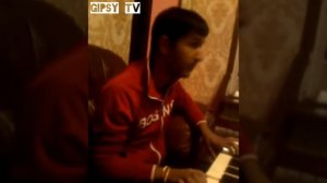 ЦЫГАНСКИЙ ПАРЕНЬ КРАСИВО ПОЕТ!