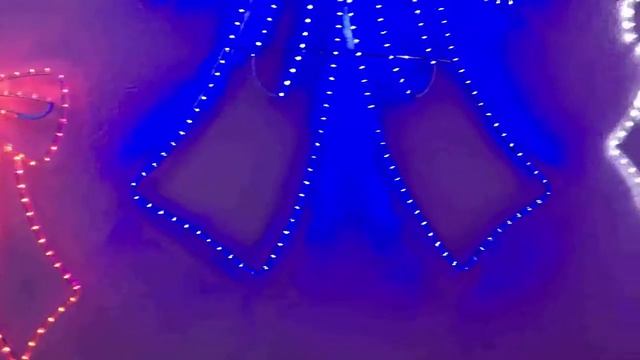 Изделие Бант из дюралайта и алюминиевого каркаса. Синие, красные, белые. смотреть онлайн