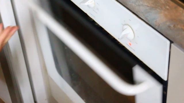 Яйца Бенедикт смотреть онлайн