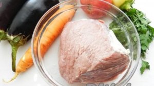 Баклажаны с мясом и овощами