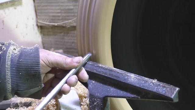 Лиственница, сегментная круглая рама из паркетных планок ( плашек) лиственницы на токарном станке. смотреть онлайн