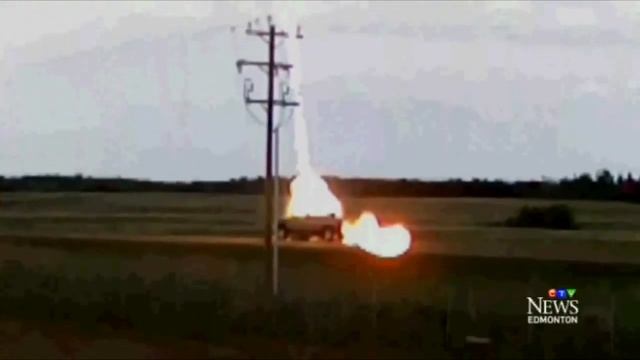 Молния ударила в автомобиль Канада смотреть онлайн