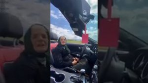 Закарпатский диалект  Бабушка 90 лет на кабриолете  1