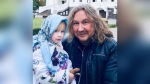 Юлия Проскурякова отметила 40-летие с Игорем Николаевым, свекровью и дочкой