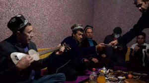 Ботури Шерали. "Баччагиям бекасу танхо гузашт" г Лоик Шерали.