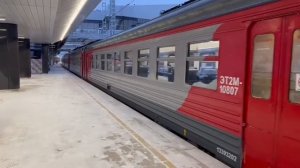 Прибытие поезда на новую платформу на станции Крюково 18 декабря 2022