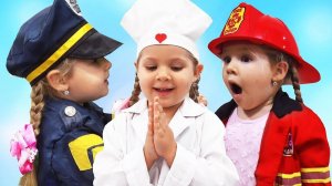 Диана работает Моделью, тушит пожар, выступает на сцене в Городе профессий для детей kids video