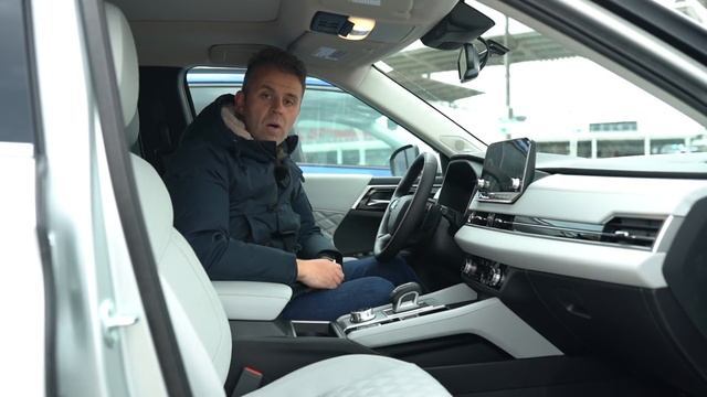 2022 Mitsubishi Outlander vs 2021 Kia Sorento, easy pick... смотреть онлайн