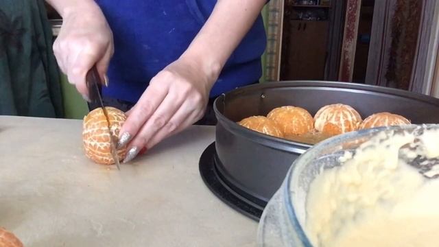 Залила мандарины тестом и получился шикарный карамельно мандариновый пирог смотреть онлайн