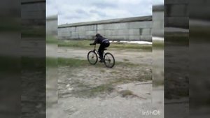Первый дроп катаю на велосипеде