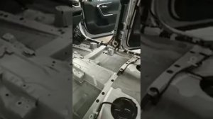 Тойота Рав4 5 поколения  не качественная сборка. Отваливается шумоизоляция. 2021год. Новый.