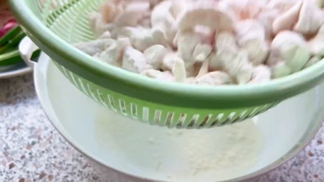 Бефстроганов из курицы. Нежное куриное филе в соусе смотреть онлайн