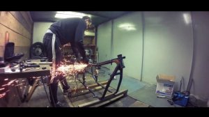 Часть 5. Двигатель в раме! Зазоцикл будет БОМБА!!! Мотоцикл своими руками из днепра.