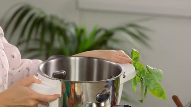 Wholemeal Spaghetti with Red Pesto | Everyday Gourmet S7 EP46 смотреть онлайн