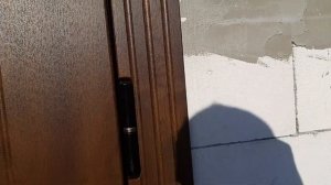 Как установить входную уличную дверь  фирмы "Правило входа" весом 135 кг.