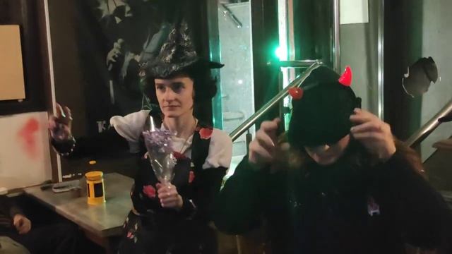 Кэтти Бэнд в Wood Rock Bar (Московский пр., 39) акустическое выступление группы. смотреть онлайн