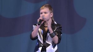 Иван Стариков (Иван Star ) 9 лет Песня " Ты сделана из Огня"
