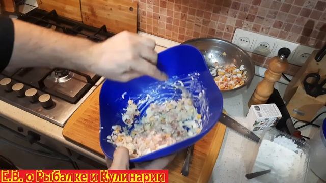 Нужная вещь для кухни это  форма для салатов и гарниров КРУГ,регулируемая от 6 до 10 см,высота 5 см смотреть онлайн