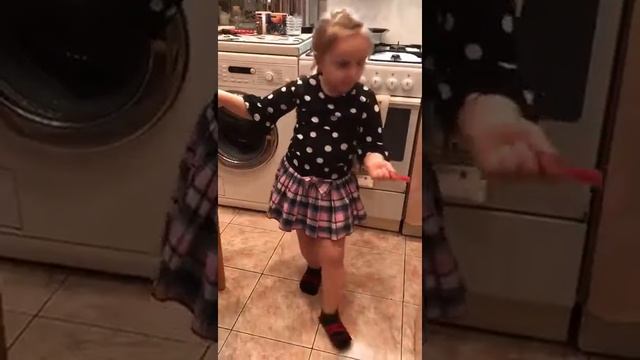 Танец маленьких девчонок. смотреть онлайн