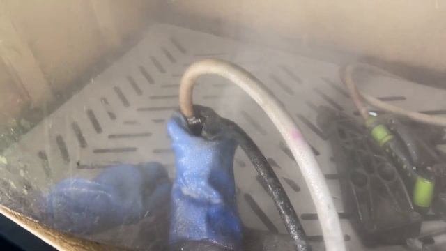 Аквабласт в аренду или услуги по мойке запчастей.