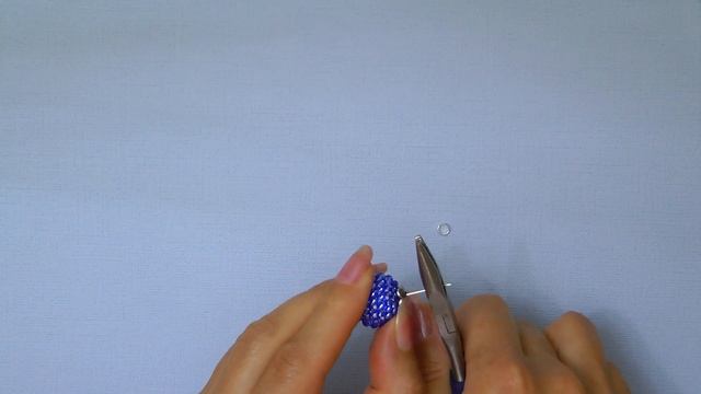 Мастер-класс. Вязание с бисером. Авторский кулон "Синий цветок" смотреть онлайн