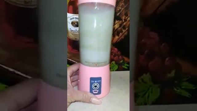 Experiment:  Portable juicer vs grapes. Cheap Chinese Portable Blender vs fruit...