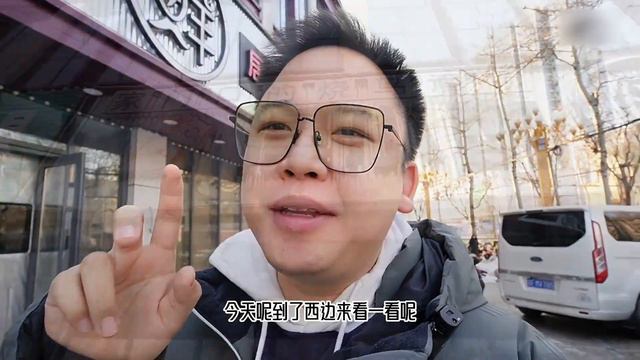 打卡特色美食九米羊肉爐，烤羊肉棒蘸上花生醬，這個味道一絕！ 【穩健羊一人食】