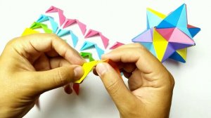 Объёмная звезда кусудама из цветных бумажных модулей - origami star 3D