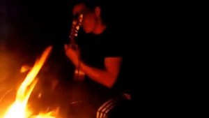 Песня под гитару у костра Очень красиво поет