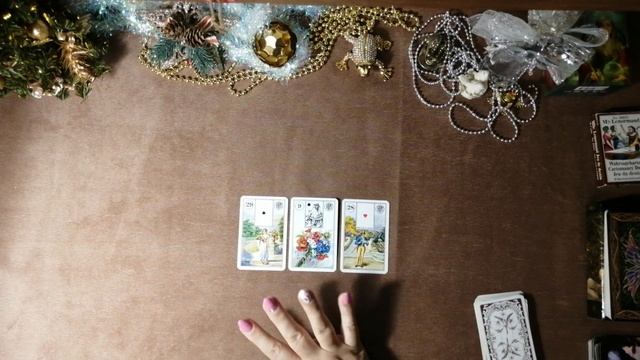 ЧТО МЕЖДУ НАМИ ПРОИСХОДИТ? Расклад на отношения. Гадание на картах Ленорман онлайн.