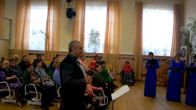 Хор "Апрель" исполняет песню "Журчат ручьи" в Гатчинском ПНИ 9 октября 2016 г. смотреть онлайн