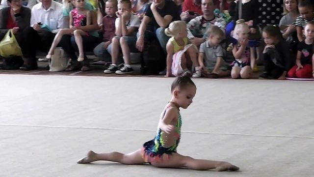 И снова первое место художественная гимнастика дети Теслюк Злата 2013