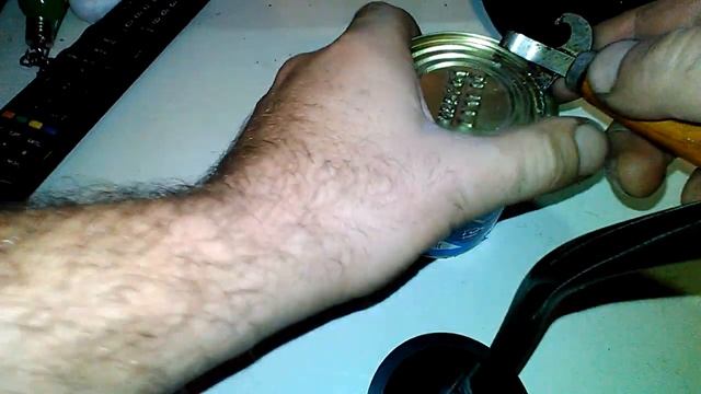 Нормальную сгущёнку не так просто открыть. смотреть онлайн