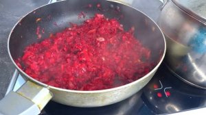 Секрет красного насыщенного Борща как в ресторанах москвы получается очень вкусно . Красный Борщ