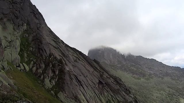 Одиночный поход в Ергаки. Перевал Птица. смотреть онлайн