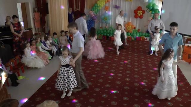 Танец с папами смотреть онлайн