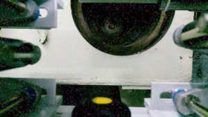 Одно из самых радиоактивных видео! На матрице телефона точки от излучения.