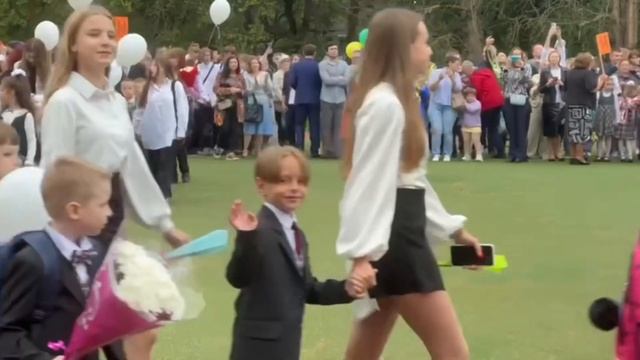 ДНЕВНИК ВЫПУСКНИЦЫ/ 1 сентября/ последний год в школе/ как я провела этот день… смотреть онлайн